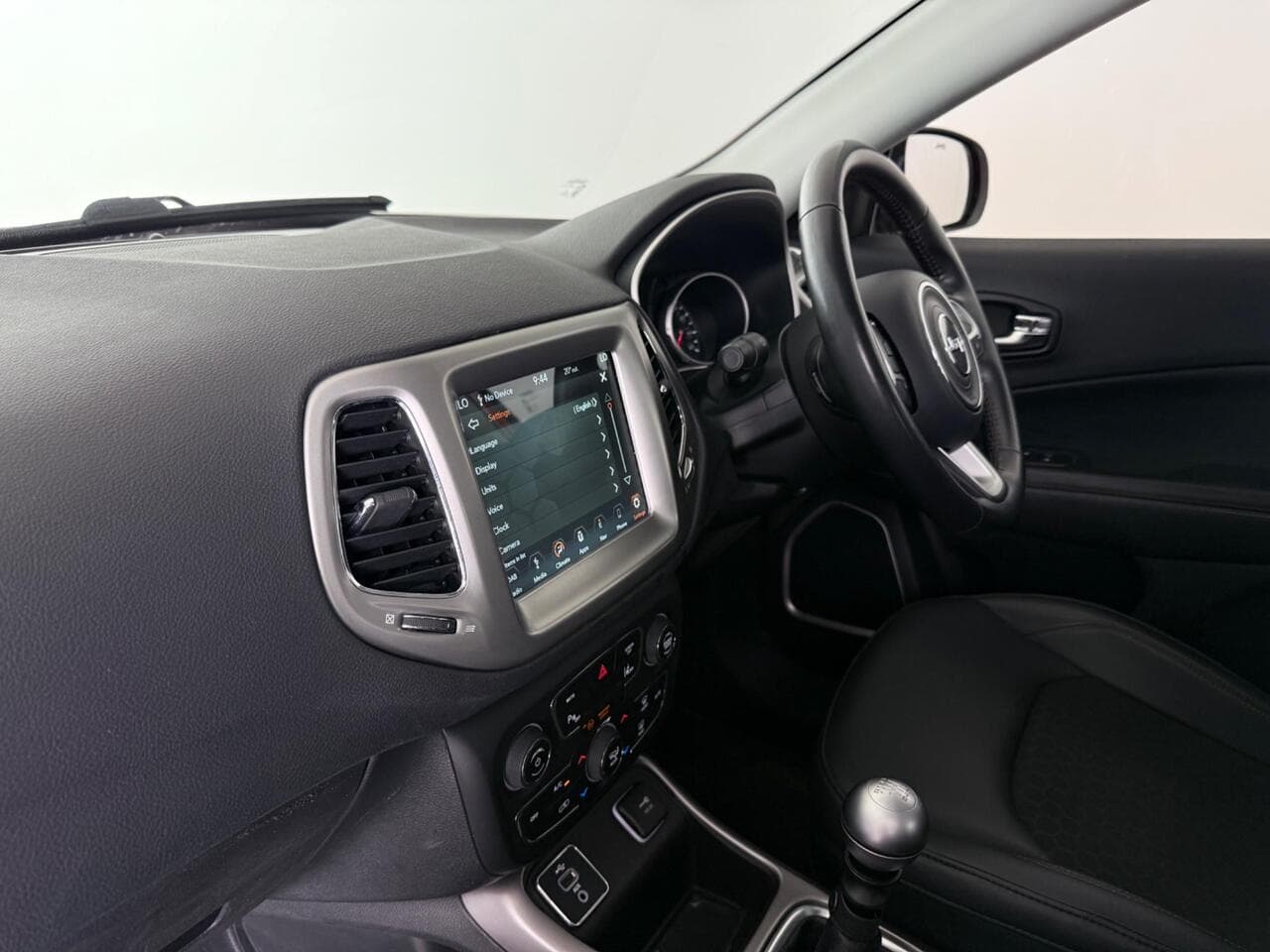 JEEP COMPASS thumbnail Interior Front
