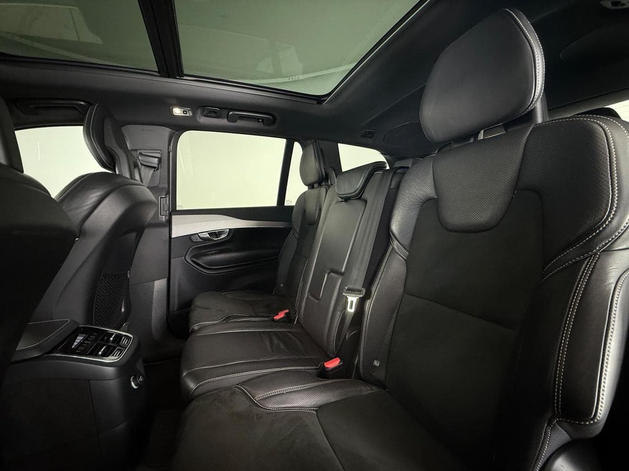 VOLVO XC90 thumbnail Seats Rear