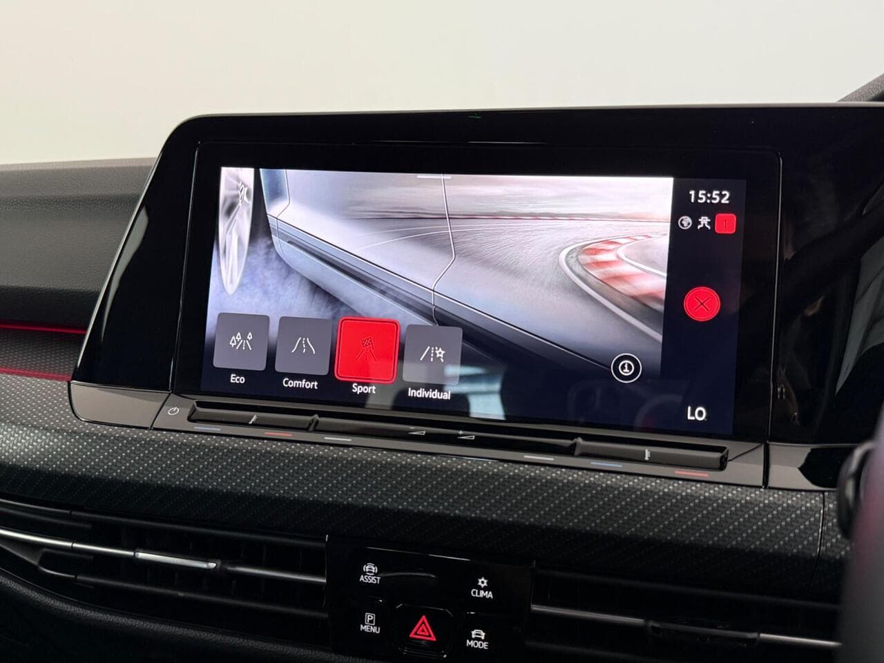 VOLKSWAGEN Golf thumbnail Infotainment System