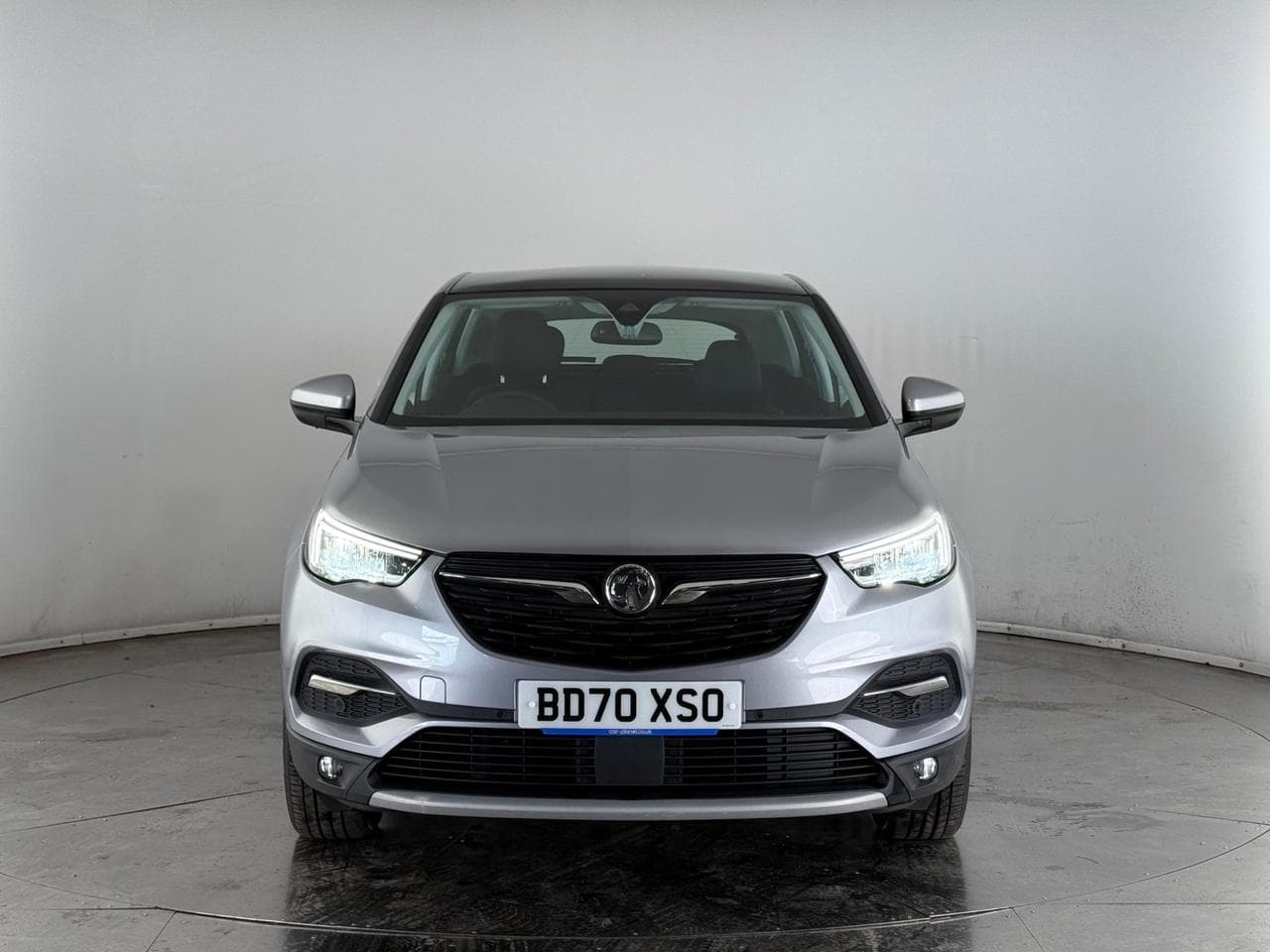 VAUXHALL Grandland X thumbnail Front