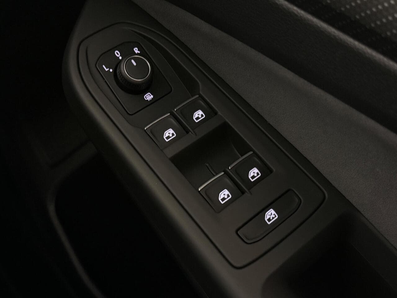 VOLKSWAGEN Golf thumbnail Misc Controls