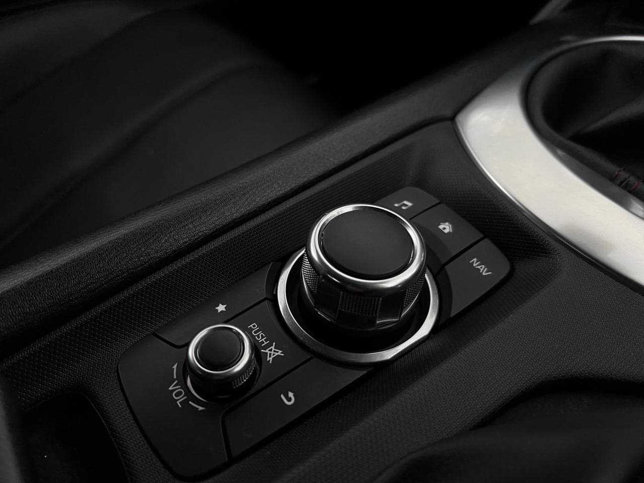 MAZDA MX-5 thumbnail Misc Controls