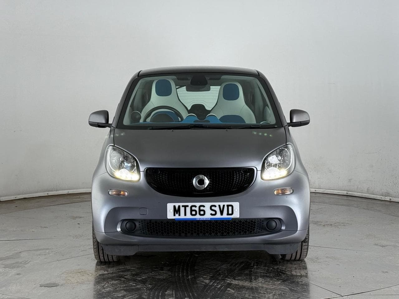 SMART fortwo thumbnail Front