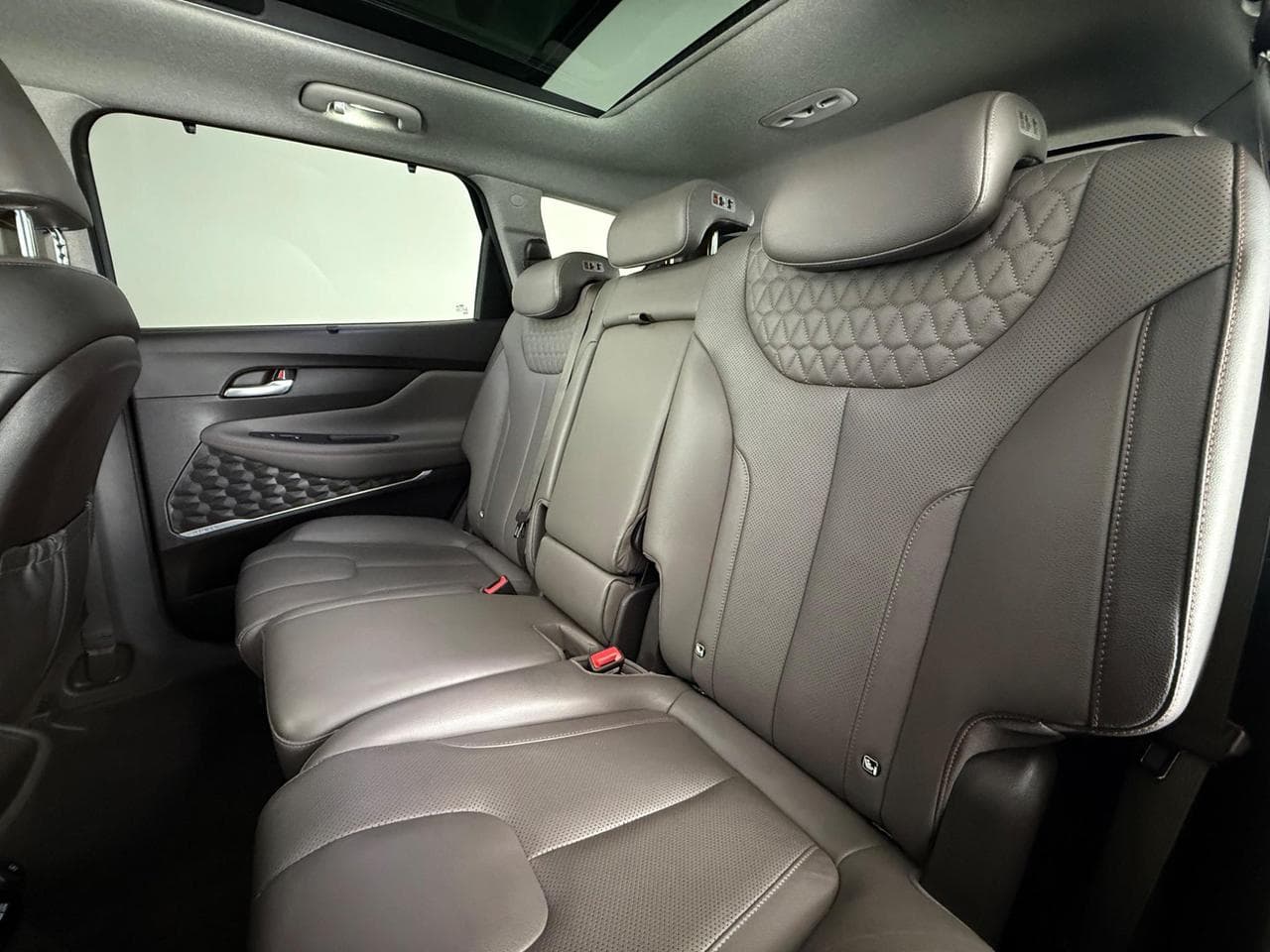 HYUNDAI Santa Fe thumbnail Seats Rear