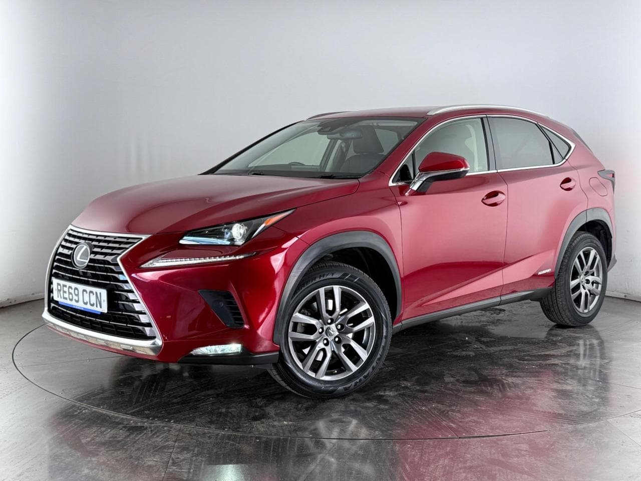 LEXUS NX thumbnail Front Left