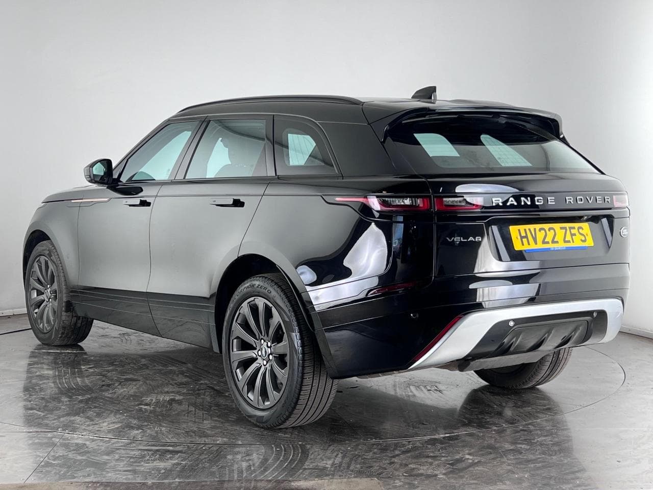 LAND ROVER Range Rover Velar thumbnail Rear Left