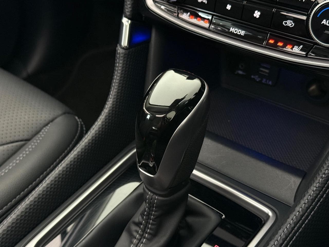 SUBARU Forester thumbnail Interior Front