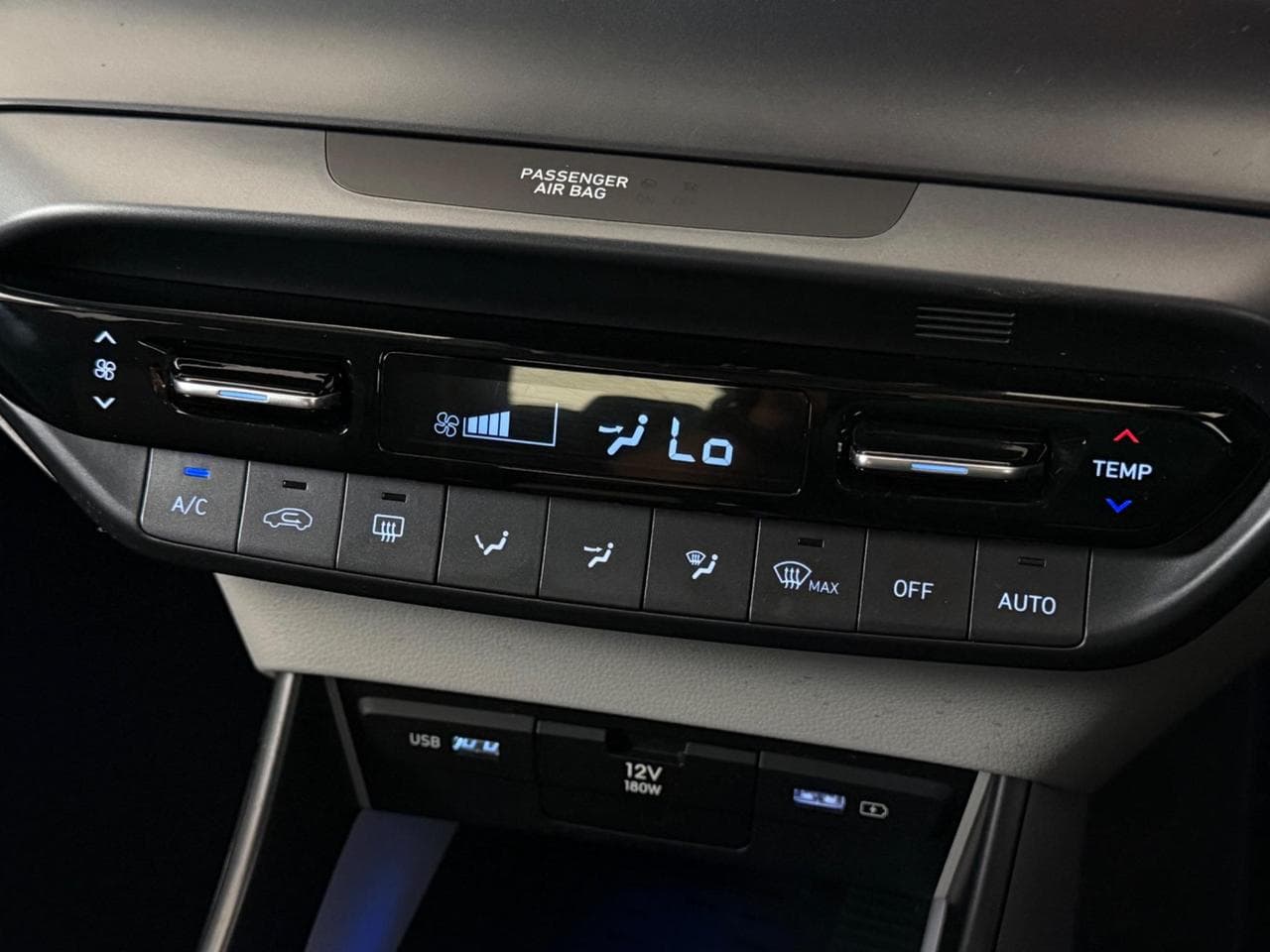 HYUNDAI i20 thumbnail Misc Controls