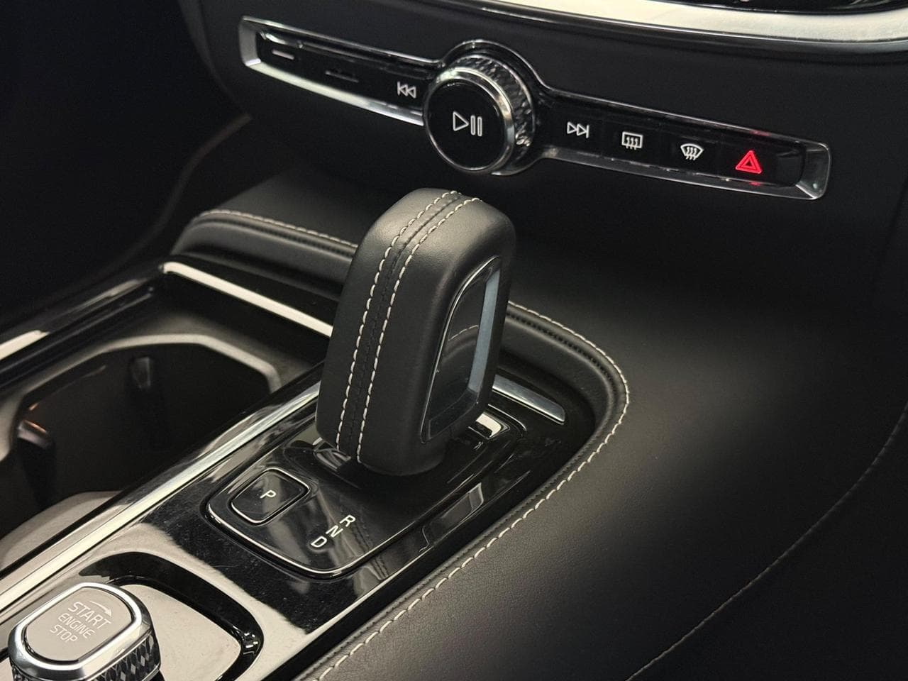 VOLVO S60 thumbnail Interior Front