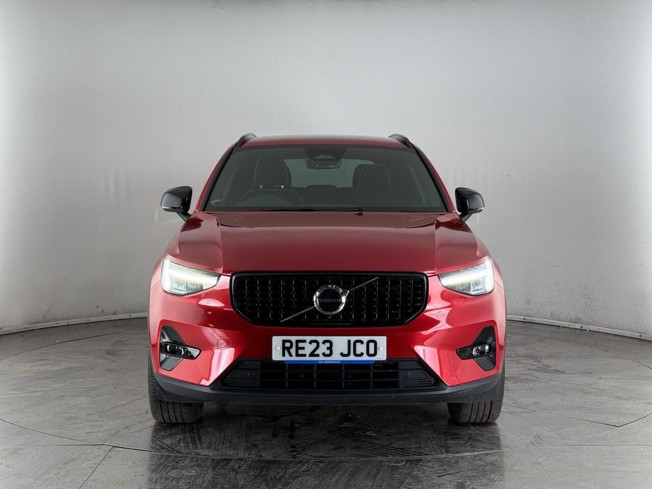 VOLVO XC40 thumbnail Front