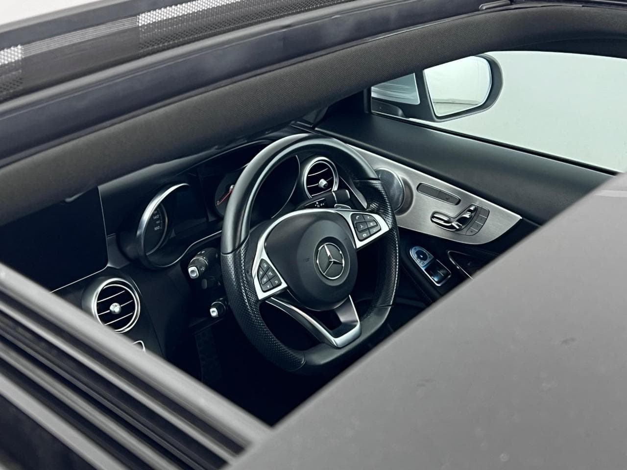 MERCEDES-BENZ C-Class thumbnail Interior Front