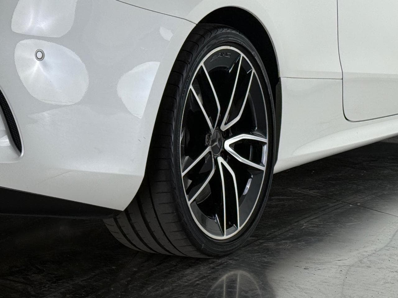 MERCEDES-BENZ E-Class thumbnail Wheel