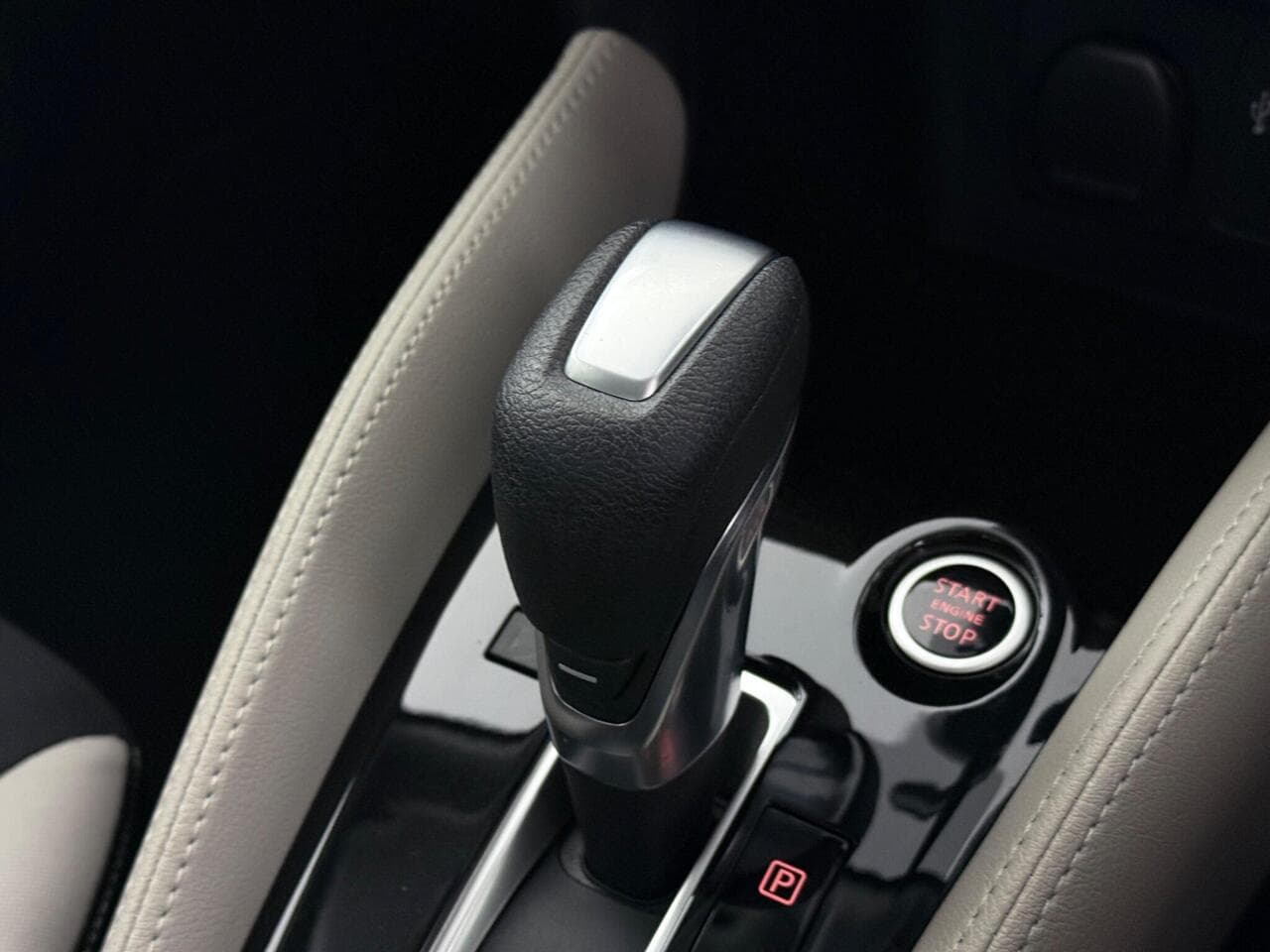 Nissan Micra thumbnail Interior Front