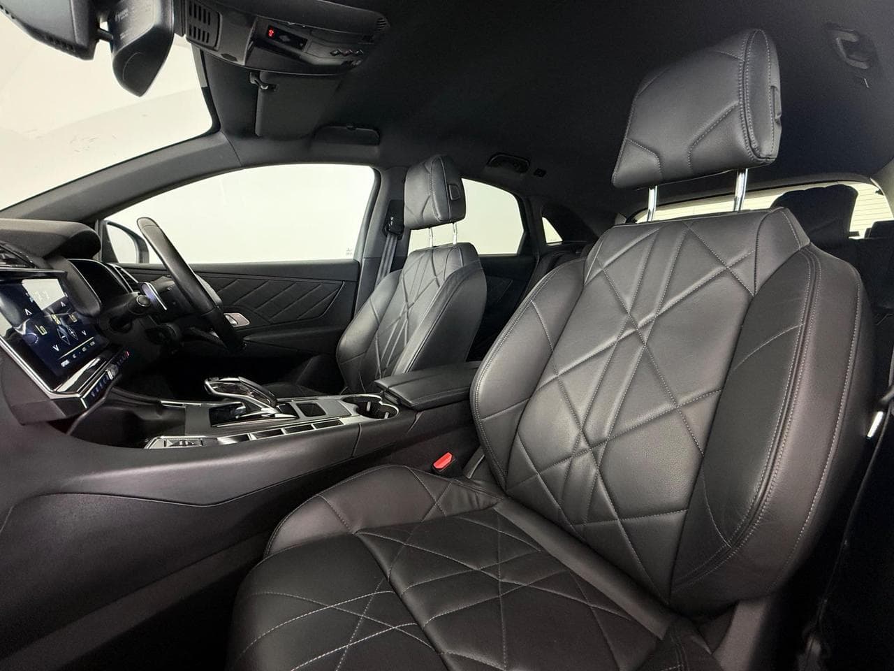 DS 7 Crossback thumbnail Seat Front Passenger