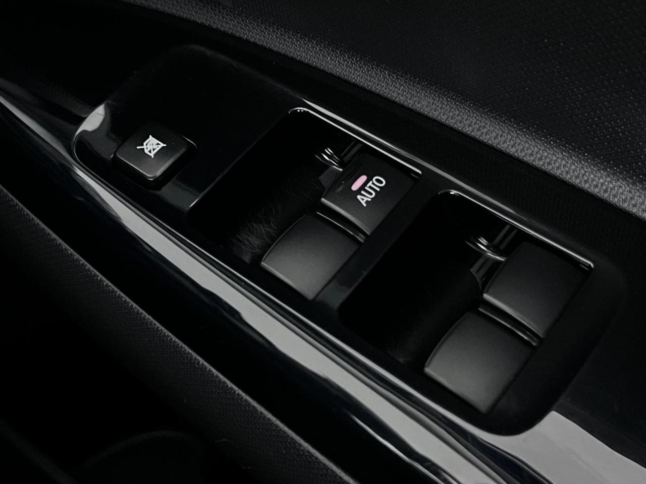 MITSUBISHI MIRAGE thumbnail Misc Controls