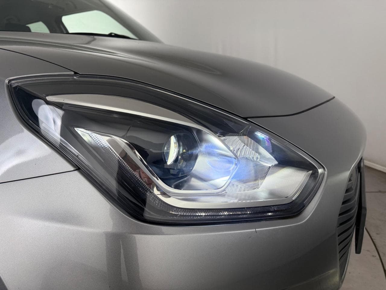 SUZUKI Swift thumbnail Lights Front