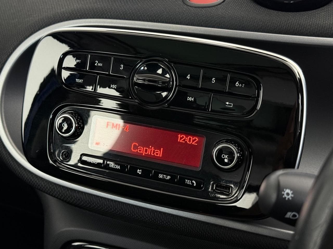 SMART forfour thumbnail Infotainment System