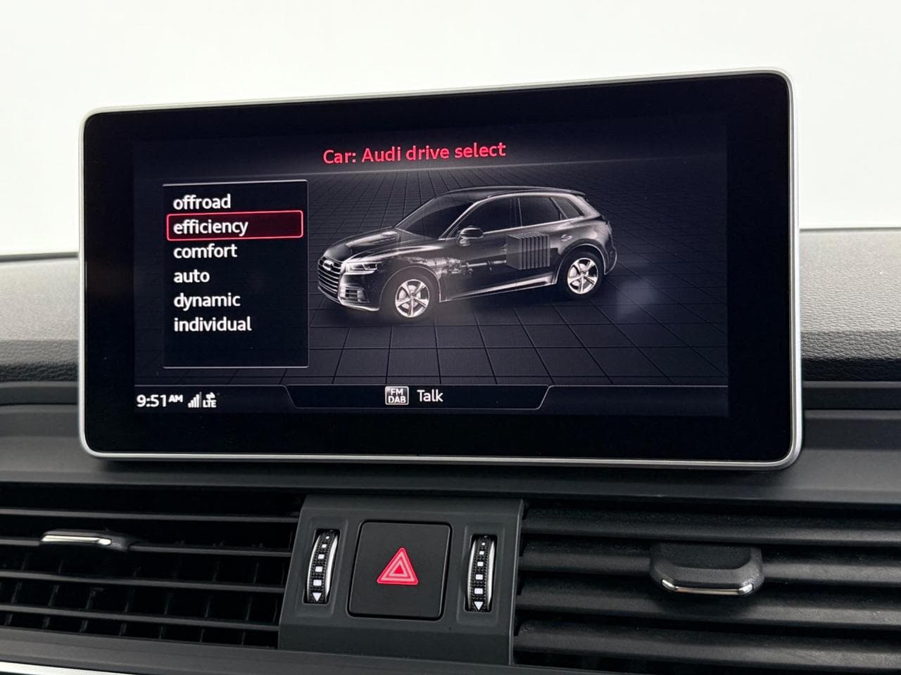 AUDI Q5 thumbnail Infotainment System