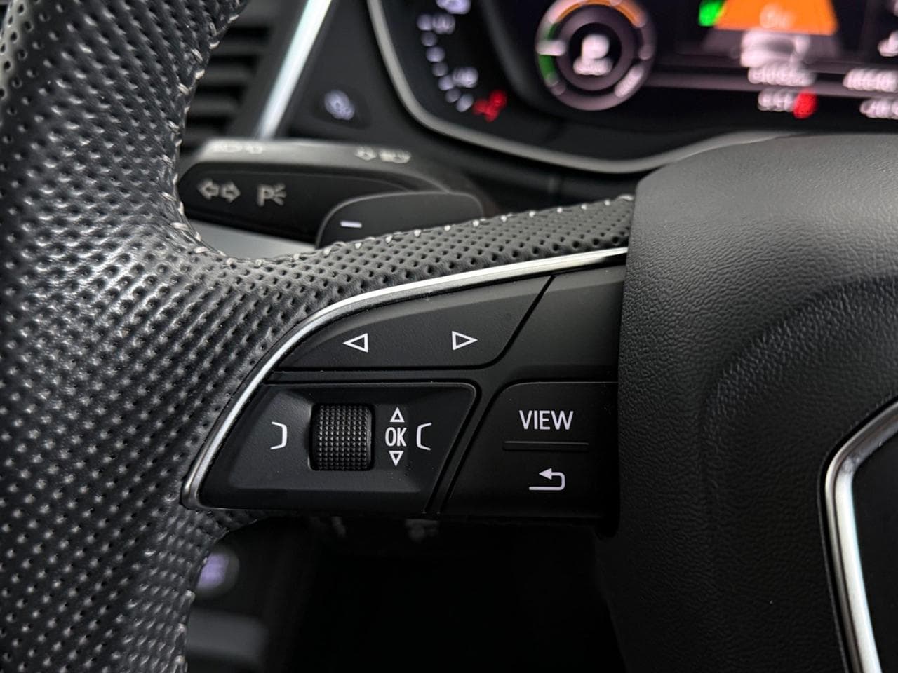 AUDI Q5 thumbnail Misc Controls