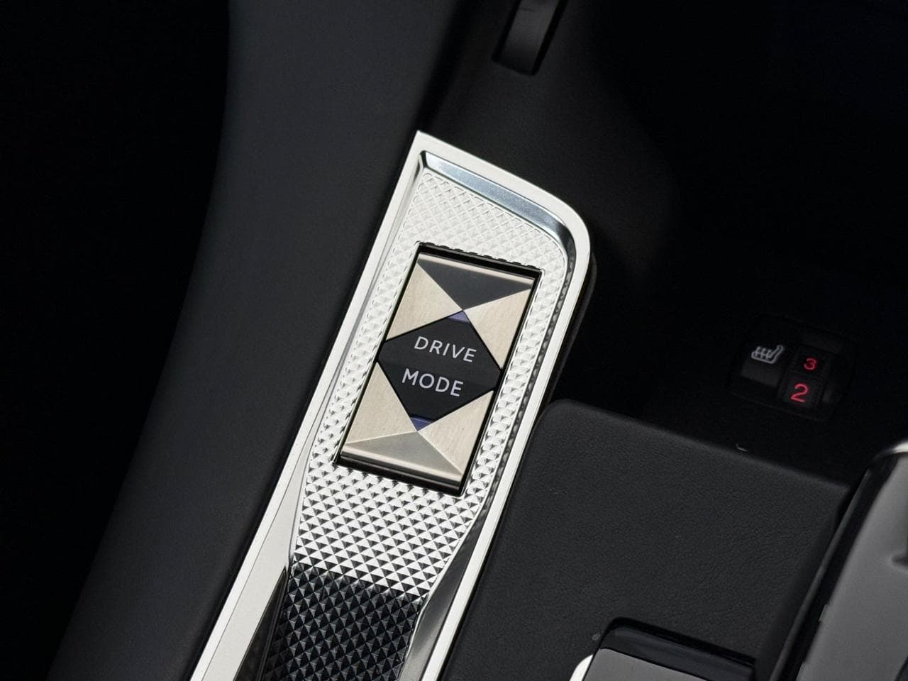 DS 7 Crossback thumbnail Misc Controls