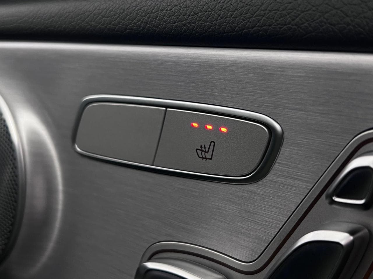 MERCEDES-BENZ C-Class thumbnail Misc Controls