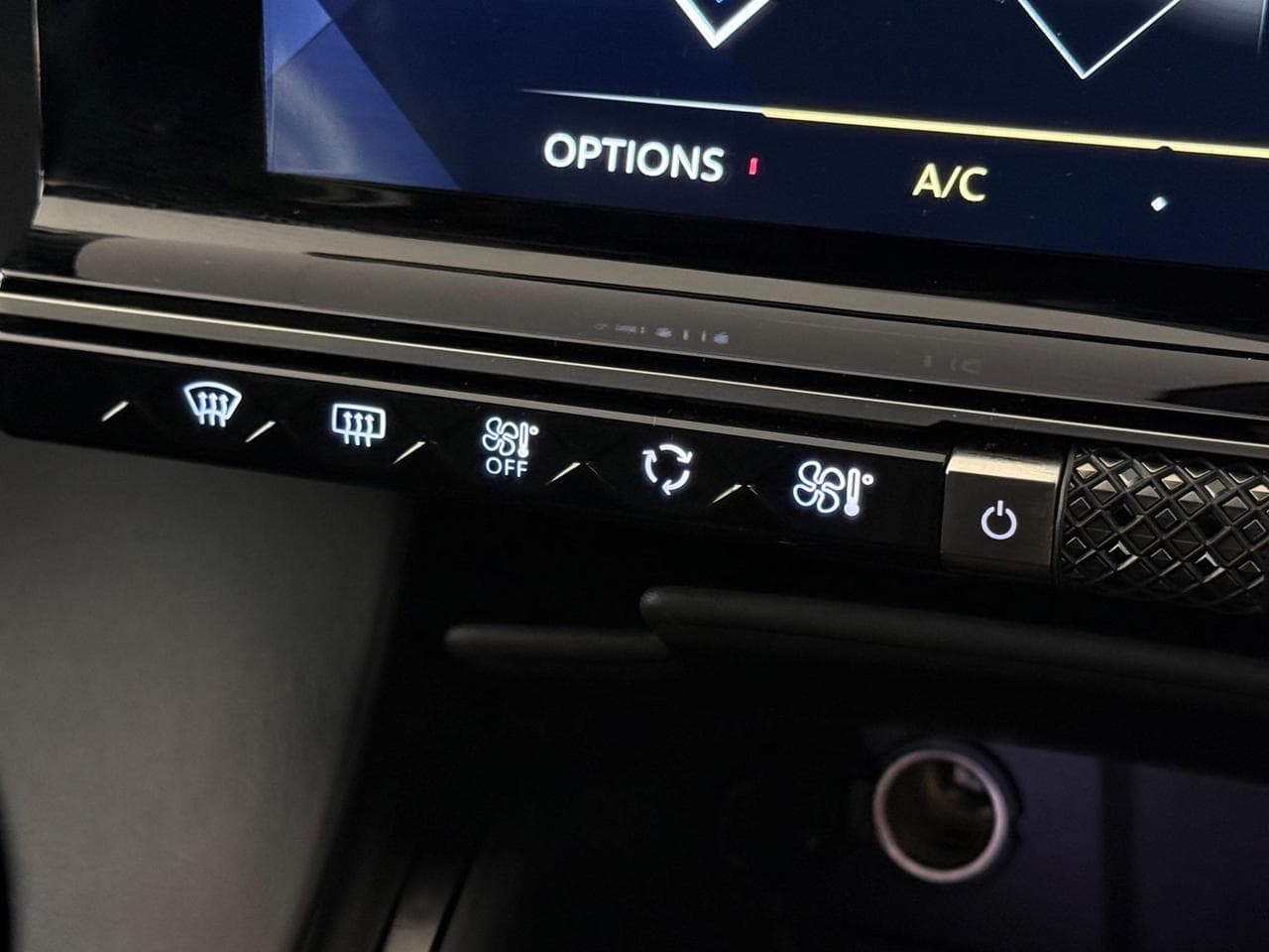 DS 7 Crossback thumbnail Infotainment System