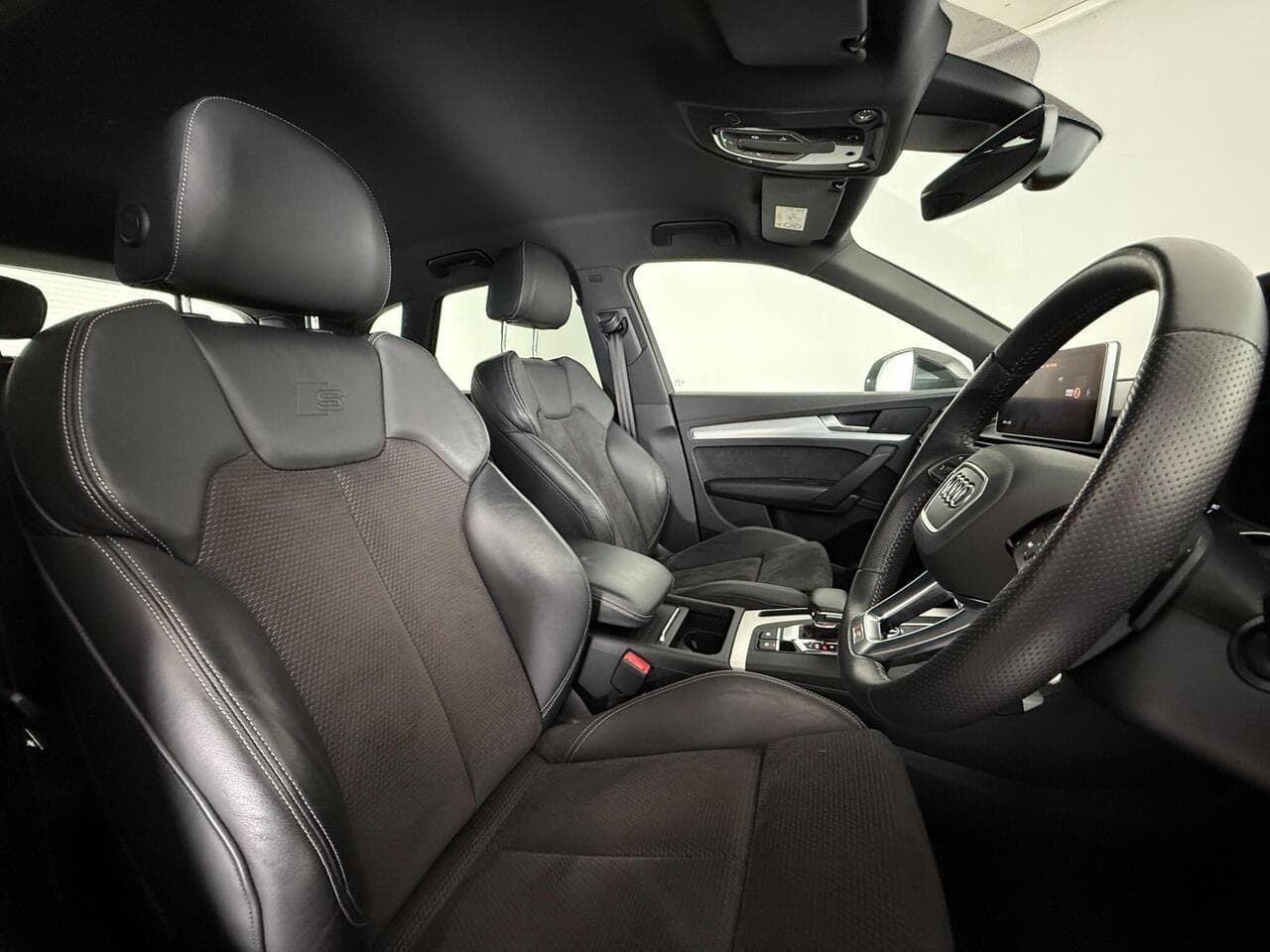 AUDI Q5 thumbnail Seat Driver