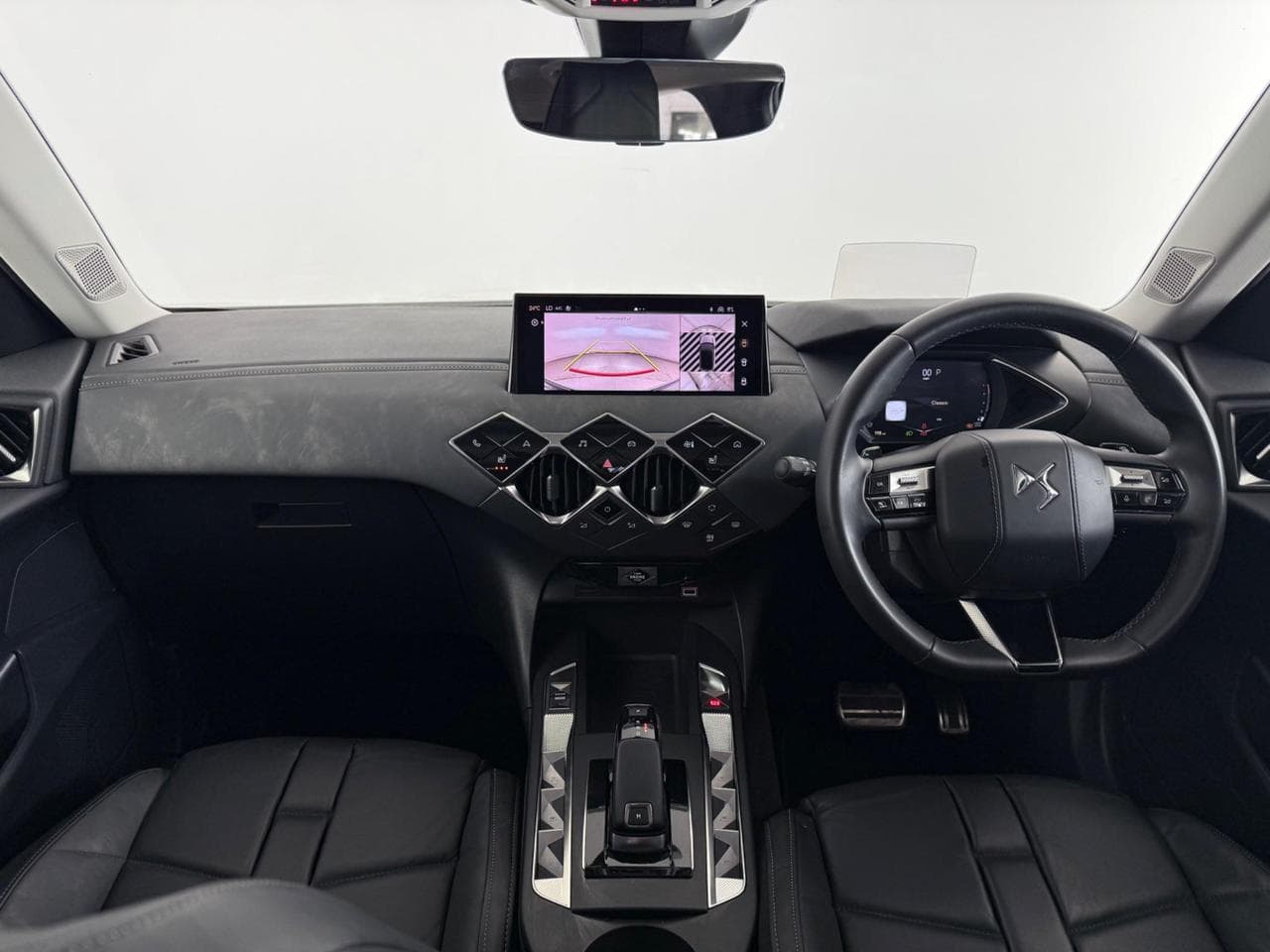 DS 3 thumbnail Interior Front