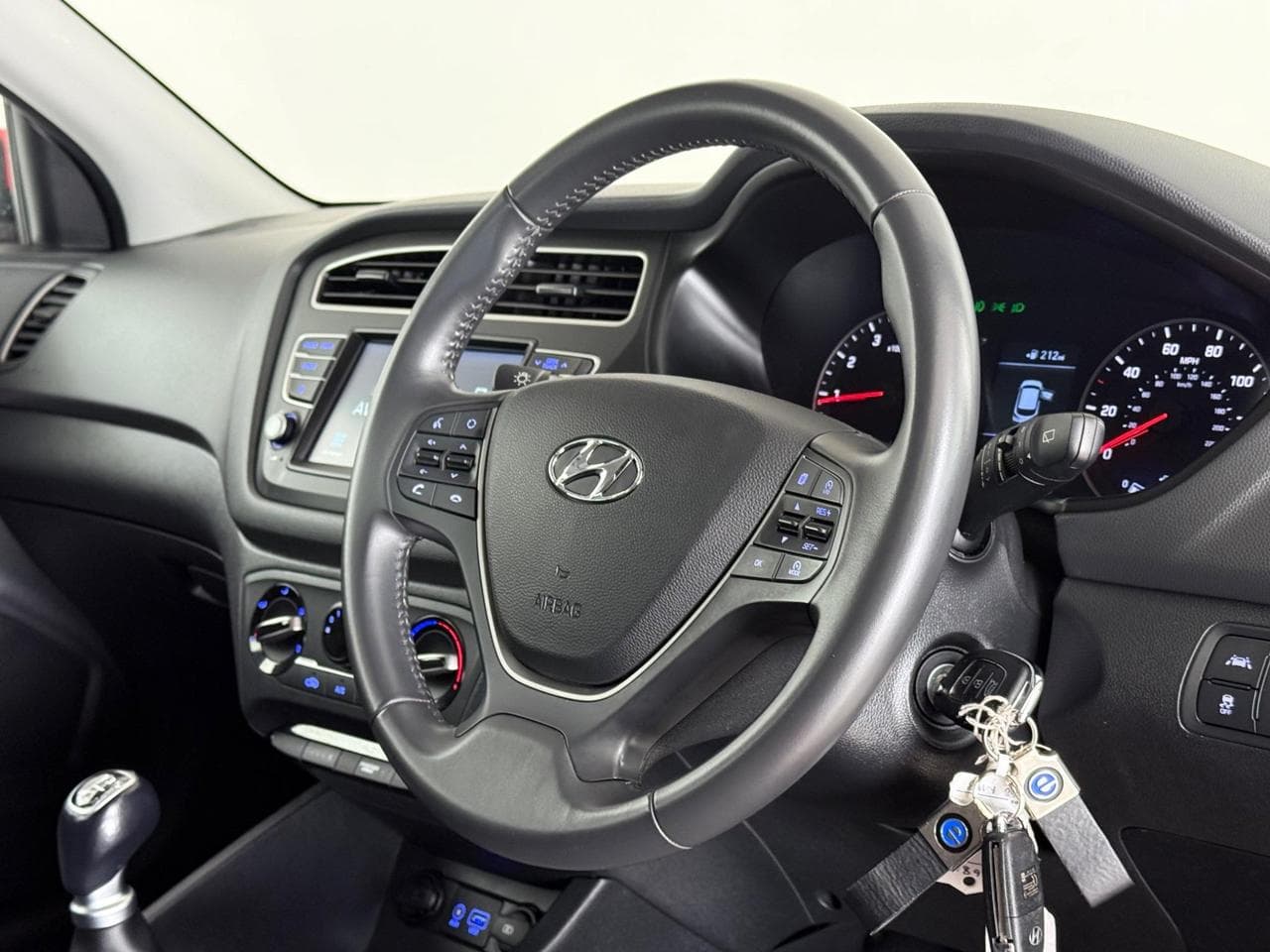 HYUNDAI i20 thumbnail Steering Wheel