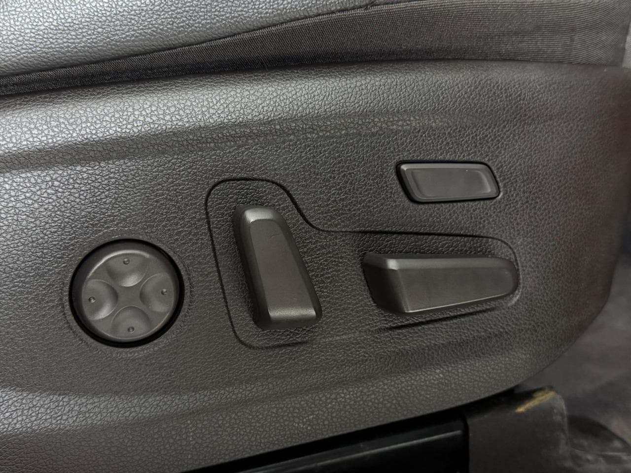 HYUNDAI Santa Fe thumbnail Misc Controls
