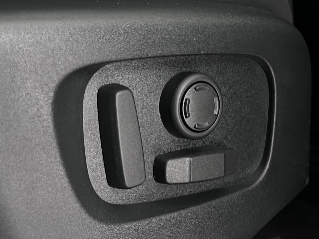 LAND ROVER Range Rover Velar thumbnail Misc Controls