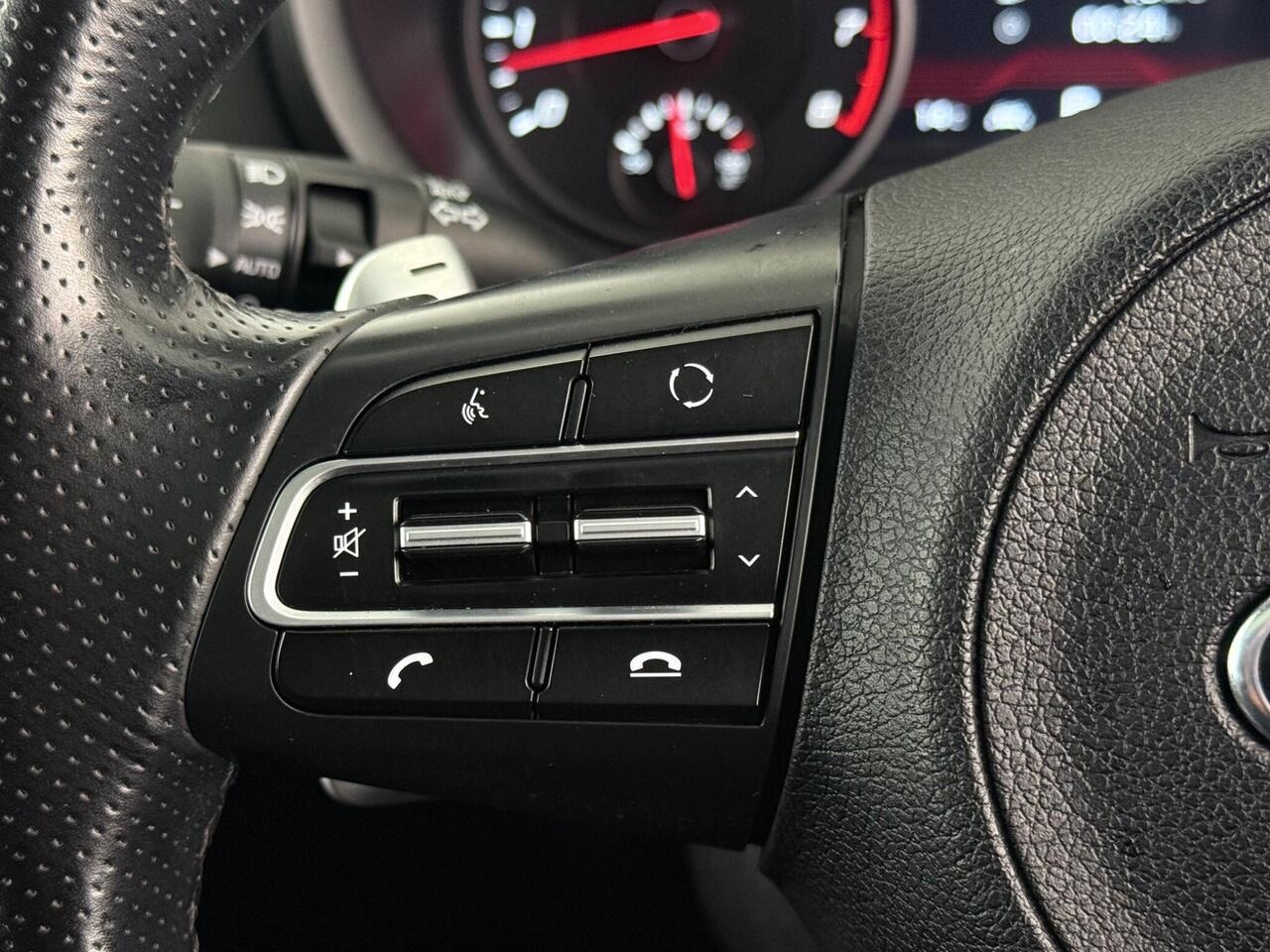 KIA Stinger thumbnail Misc Controls