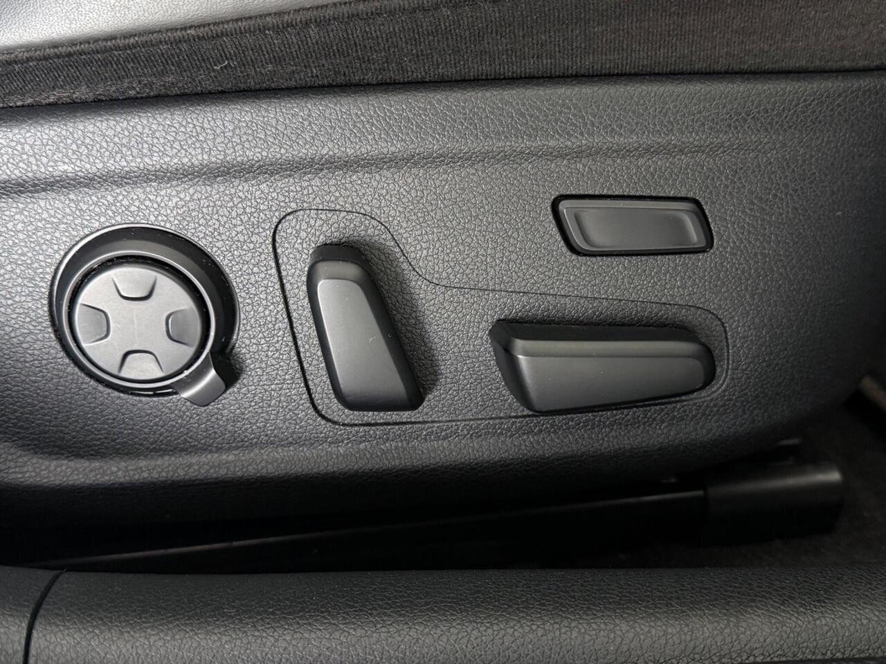 KIA Stinger thumbnail Misc Controls