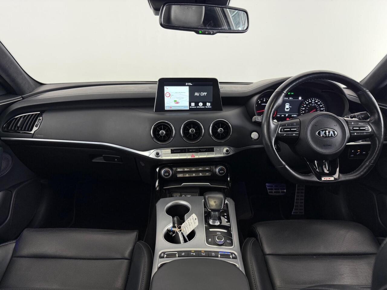 KIA Stinger thumbnail Interior Front