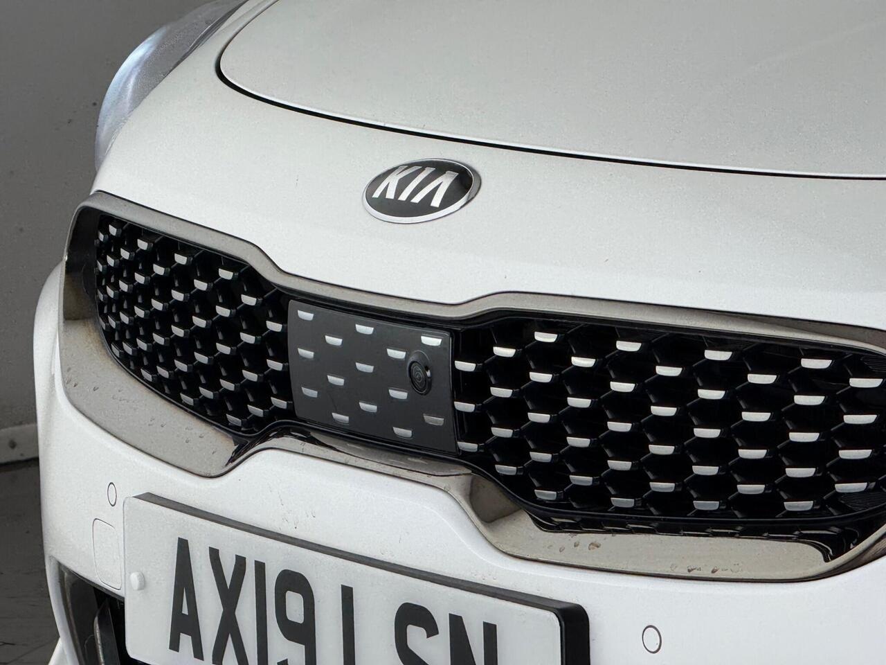 KIA Stinger thumbnail Badge Exterior